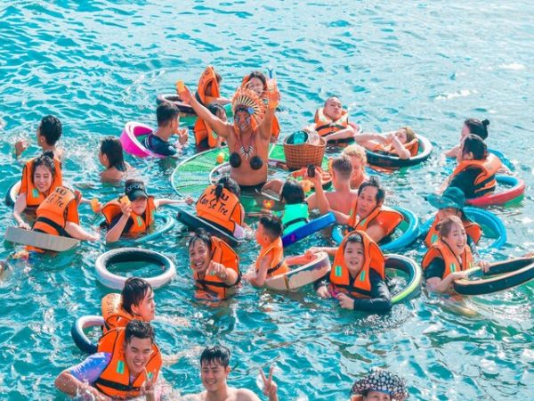 Snorkeling Tour Nha Trang On Happy Boat Trip
